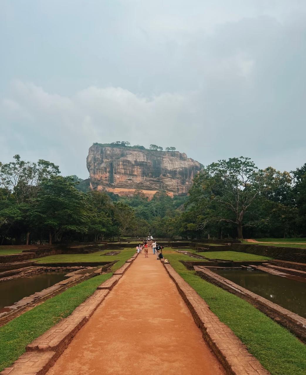 Hot air balloon over Sigiriya for honeymoon